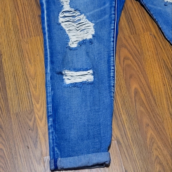 High Rise Mom Jeans Size 9/29 Distressed Blue Denim Re-wash A19 - Picture 6 of 9
